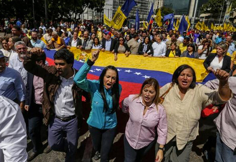 Masivo apoyo de sociedad a diputados venezolanos