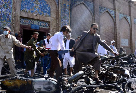 Atacan mezquita en Herat, Afganistán