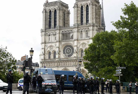 Seguridad en Notre Dame