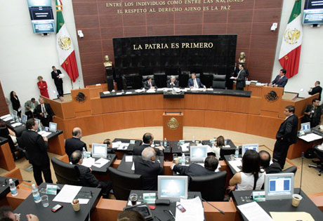 Exhortan senadores a denunciar espionaje