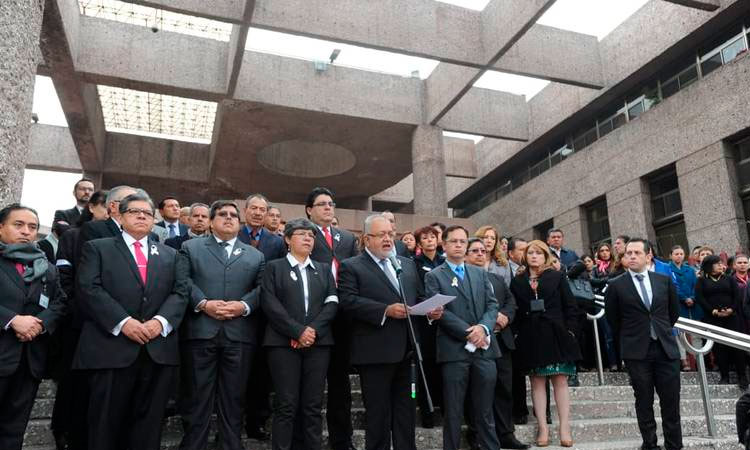 Protesta inédita de jueces