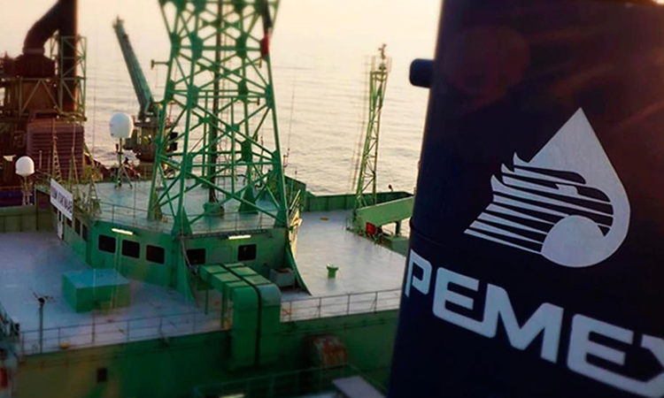 Pemex baja calificación