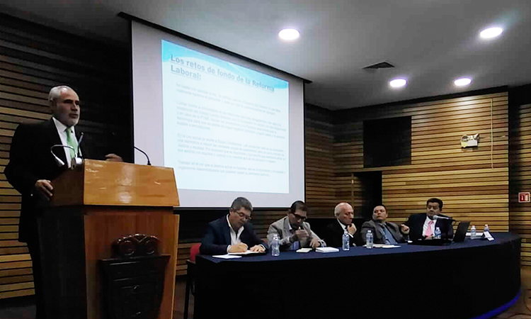 Debaten reforma laboral