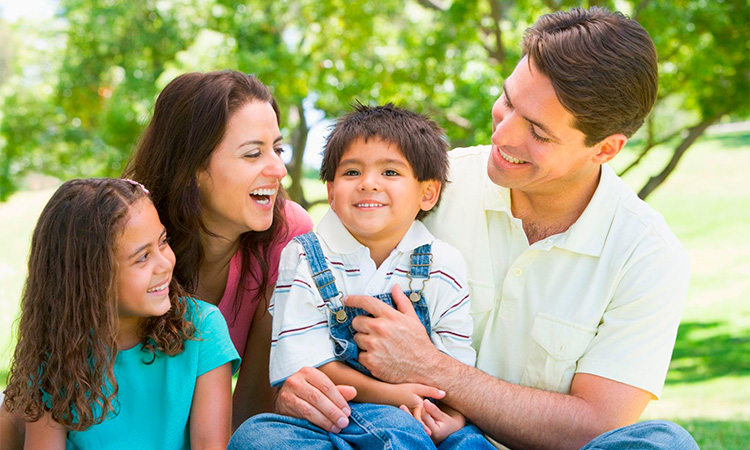 Mujer empresaria con bebé