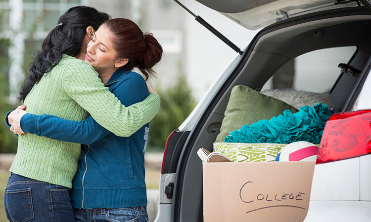 Papás en la boda o en la graduación de sus hijos