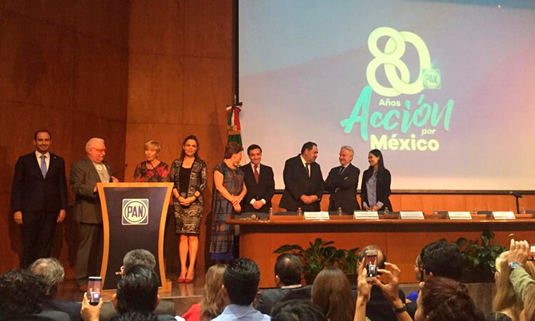 Lech Walesa en México