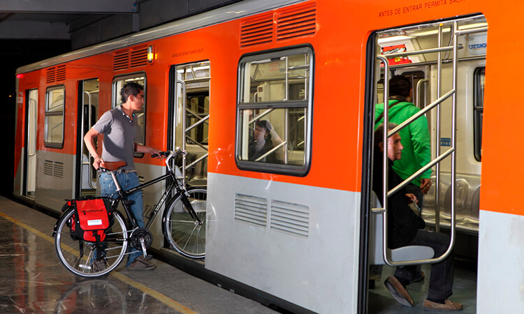 Uso de bicicletas en el metro