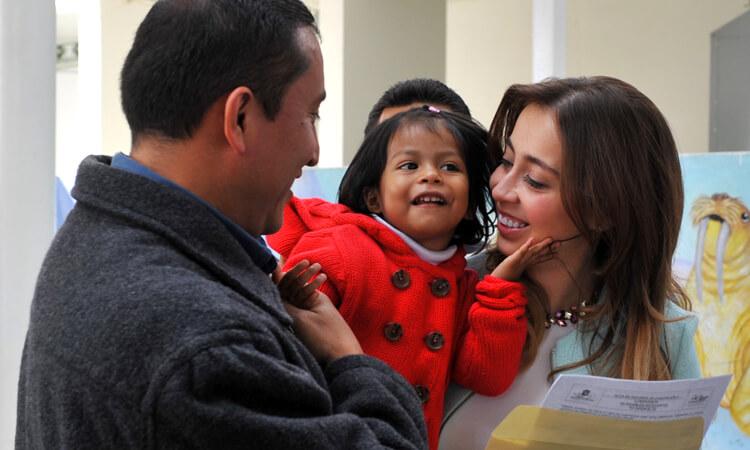 Adopción de niños / Niños en orfanatos