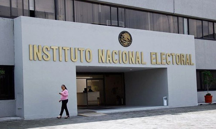 Lorenzo Córdova preocupado / INE / Elecciones locales