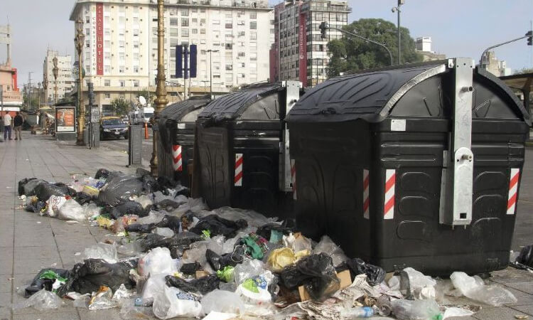 Supermercados generan basura plástica