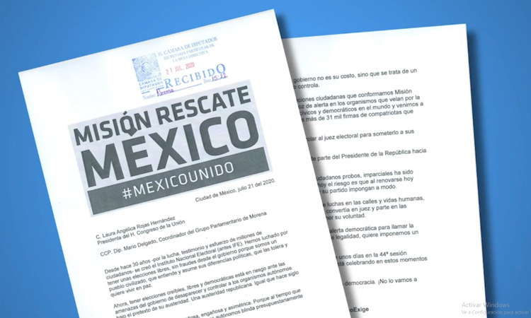 La organización civil Misión Rescate México entregó a la Cámara de Diputados más de 40 mil firmas de ciudadanos en defensa de la autonomía del INE