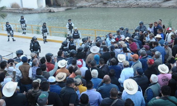 Fuerza pública vs población