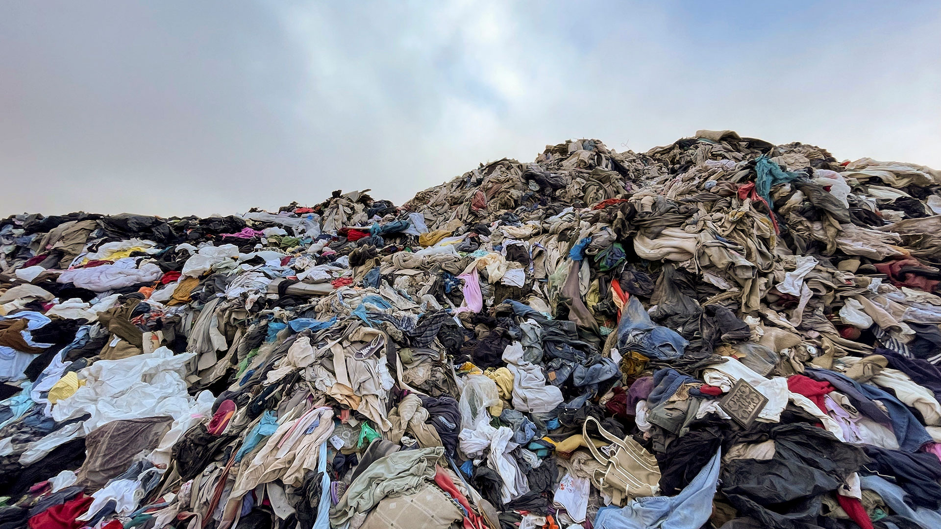 Industria textil, de las más contaminantes y dañinas para el planeta - Yo Influyo